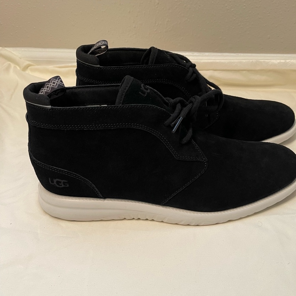 UGG Men’s  Black Suede Chukka Boots 11 no original box